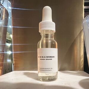 Ariana Grande God Is A Woman Luxurious Body Oil